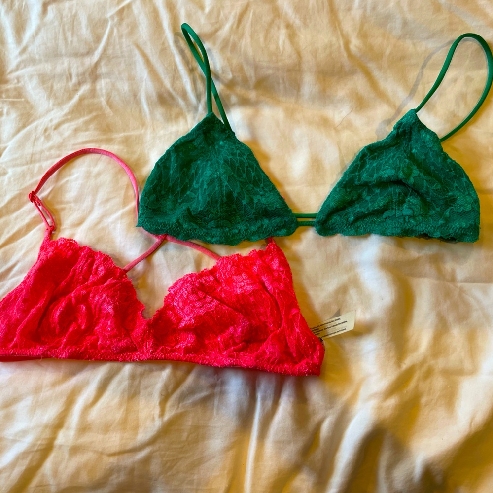 🌸🍀2 Lace Bralettes in Bundle🌷🌿
